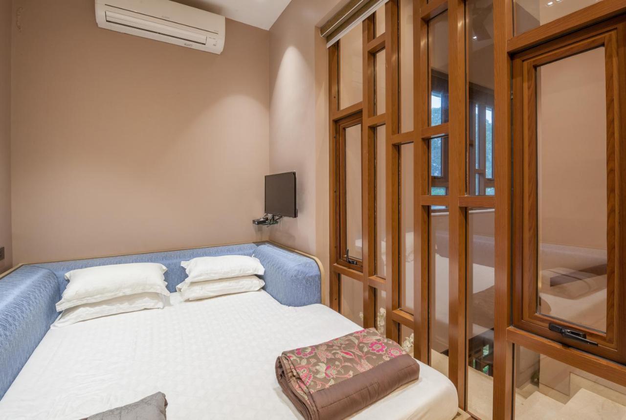 Villa 41 By Stayvista - A Chic Retreat With A Pool, Poker Table, And A Theater Room Lonavla Exterior foto